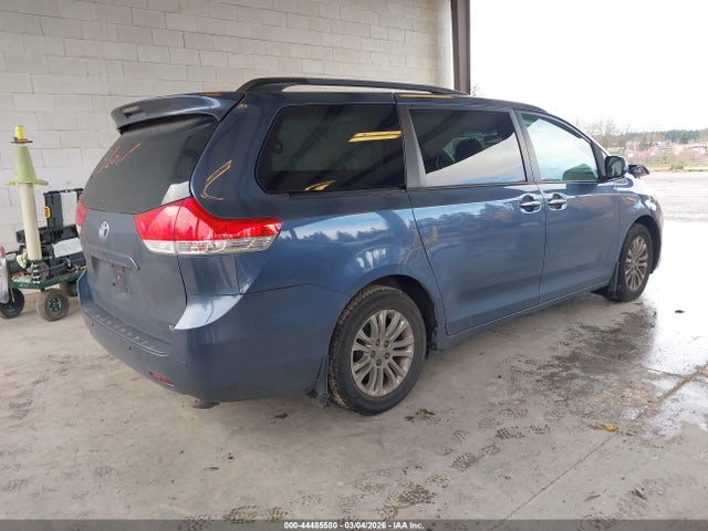5TDYK3DC2ES456797 Toyota Sienna Xle V6 8 Passenger