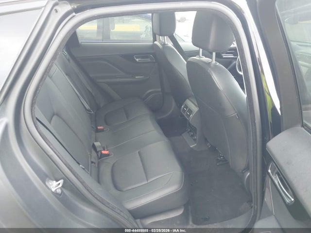 2018 JAGUAR F-PACE SADCJ2FXXJA264224 Photo 7