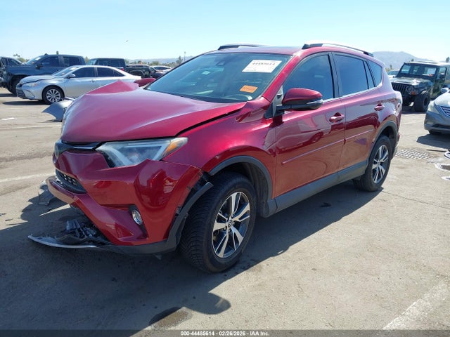 2T3WFREV4JW492661 Toyota Rav4 Xle