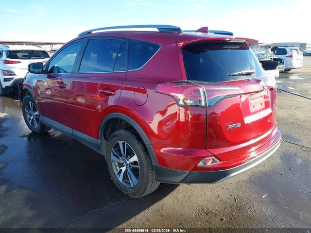 2T3WFREV4JW492661 Toyota Rav4 Xle