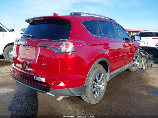 2T3WFREV4JW492661 Toyota Rav4 Xle