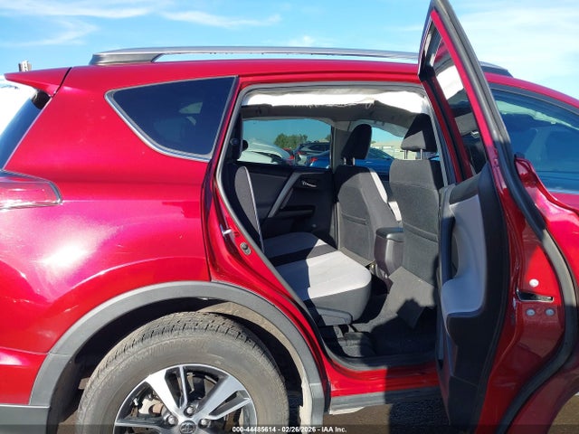 2T3WFREV4JW492661 Toyota Rav4 Xle