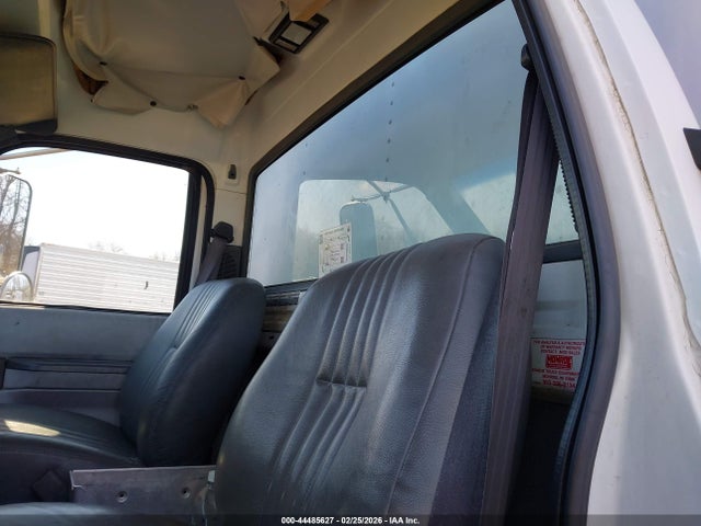 Auction sale of the 2000 Gmc Tc6h042, vin: 1GDJ6H1C2YJS13939, lot number: 44485627