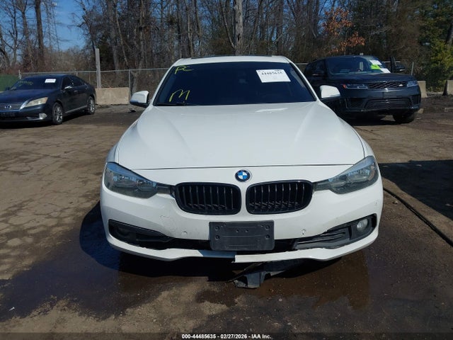 44485635 :رقم المزاد ، WBA8E5G34HNU42826 vin ، 2017 Bmw 320i Xdrive مزاد بيع