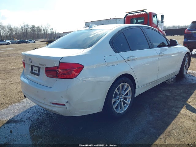 44485635 :رقم المزاد ، WBA8E5G34HNU42826 vin ، 2017 Bmw 320i Xdrive مزاد بيع