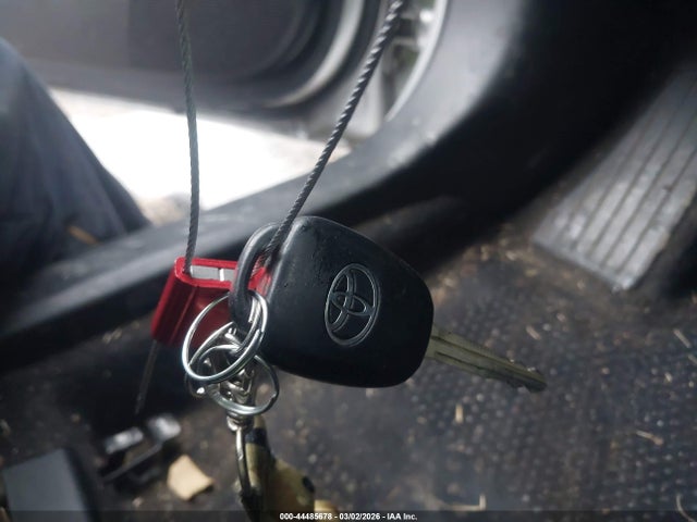 2T1BURHE6GC744817 Toyota COROLLA LE
