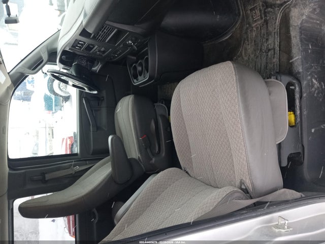 1GAWGEFFXG1315609 Chevrolet Express 2500 Ls