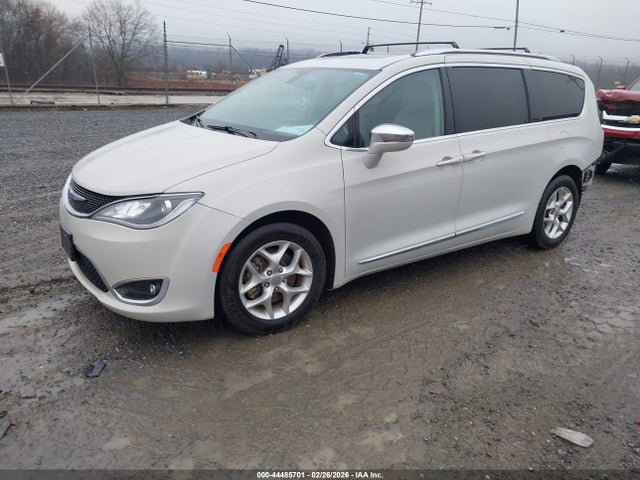 2020 Chrysler Pacifica Limited მანქანა იყიდება აუქციონზე, vin: 2C4RC1GG3LR151318, აუქციონის ნომერი: 44485701