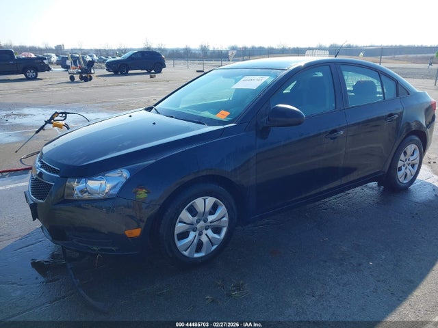1G1PA5SHXE7352876 Chevrolet Cruze Ls Auto