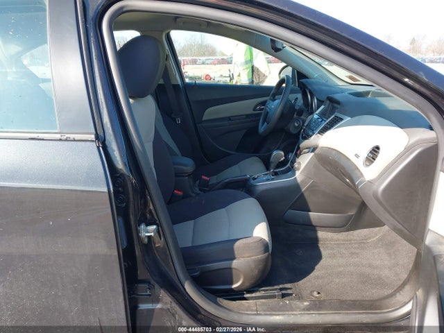 1G1PA5SHXE7352876 Chevrolet Cruze Ls Auto