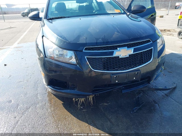1G1PA5SHXE7352876 Chevrolet Cruze Ls Auto