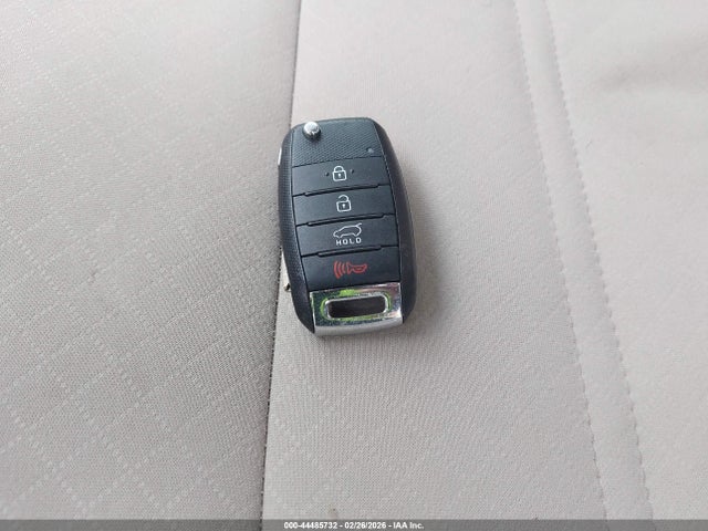 5XYPG4A34HG200945 KIA Sorento 2.4l Lx