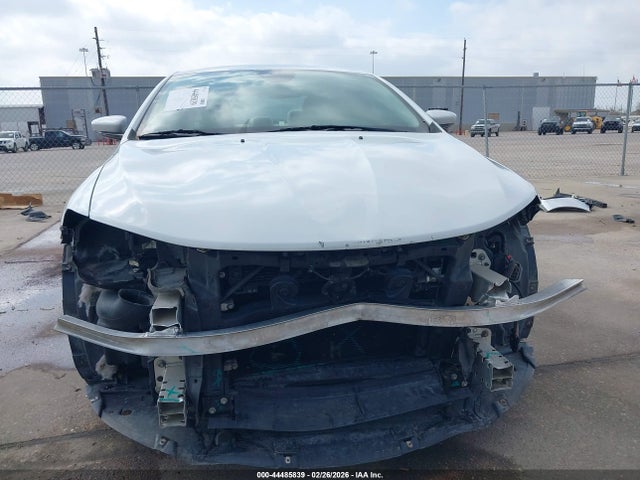 2015 Chrysler 200 C მანქანა იყიდება აუქციონზე, vin: 1C3CCCEG7FN643117, აუქციონის ნომერი: 44485839