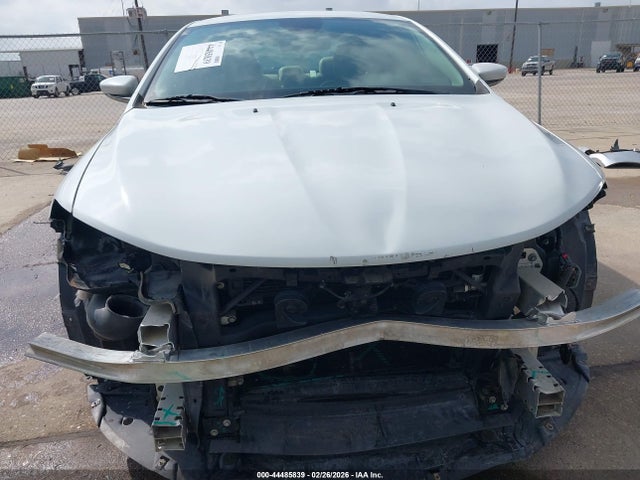2015 Chrysler 200 C მანქანა იყიდება აუქციონზე, vin: 1C3CCCEG7FN643117, აუქციონის ნომერი: 44485839