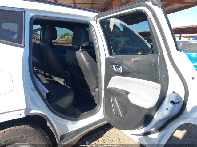 2025 Jeep Compass Latitude 4x4 მანქანა იყიდება აუქციონზე, vin: 3C4NJDBN0ST611106, აუქციონის ნომერი: 44485979
