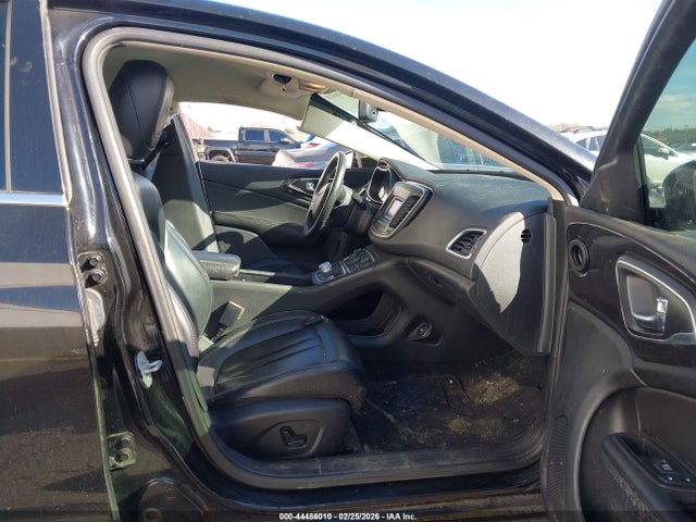 1C3CCCCB3FN577057 Chrysler 200 C