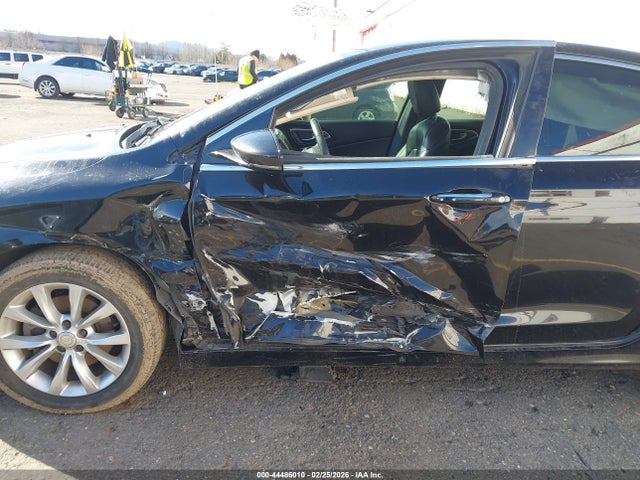 1C3CCCCB3FN577057 Chrysler 200 C