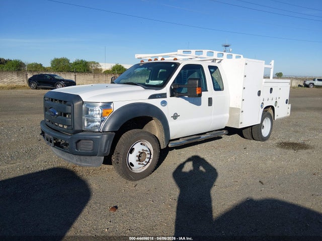 Ford F-450 Chassis Xl 2015 1FD9X4HT4FEA04732 Image 2