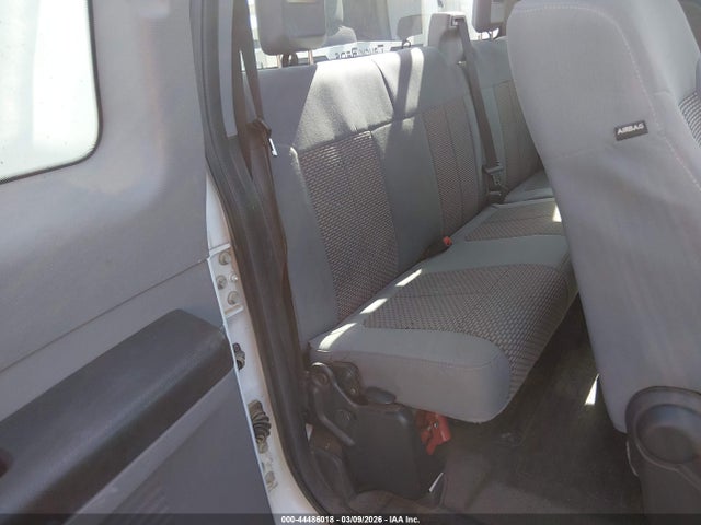 Ford F-450 Chassis Xl 2015 1FD9X4HT4FEA04732 Image 8
