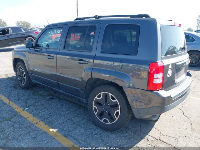 44486118 :رقم المزاد ، 1C4NJPBA6FD219077 vin ، 2015 Jeep Patriot Sport مزاد بيع