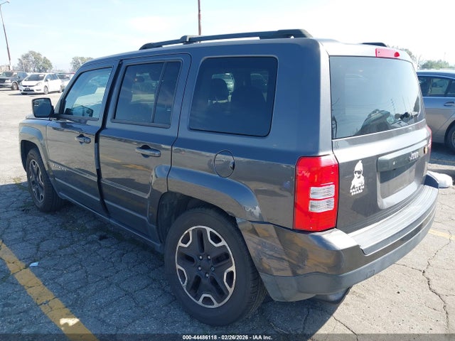 44486118 :رقم المزاد ، 1C4NJPBA6FD219077 vin ، 2015 Jeep Patriot Sport مزاد بيع