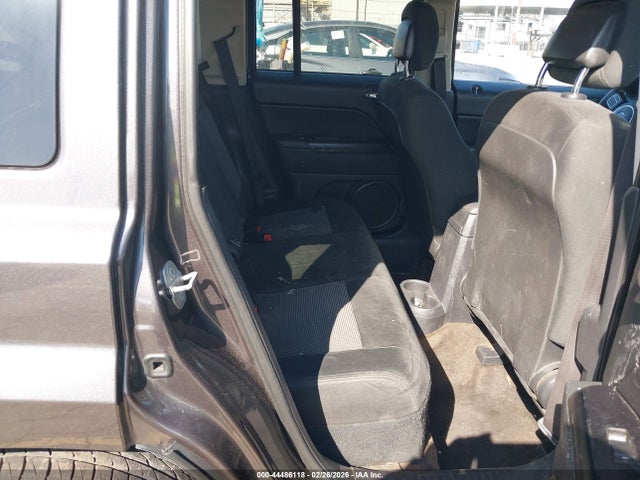 44486118 :رقم المزاد ، 1C4NJPBA6FD219077 vin ، 2015 Jeep Patriot Sport مزاد بيع