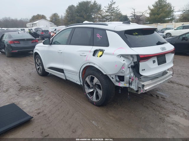 WA124BGF8SA015856 Audi Q6 E-tron Premium Plus Quattro