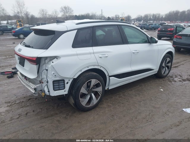 WA124BGF8SA015856 Audi Q6 E-tron Premium Plus Quattro