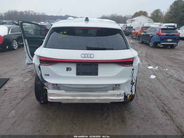 WA124BGF8SA015856 Audi Q6 E-tron Premium Plus Quattro