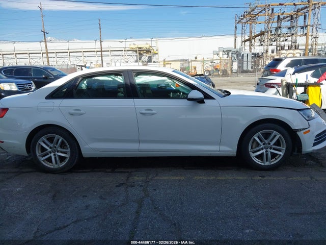 WAUGNAF4XHN062386 Audi A4 2.0t Premium