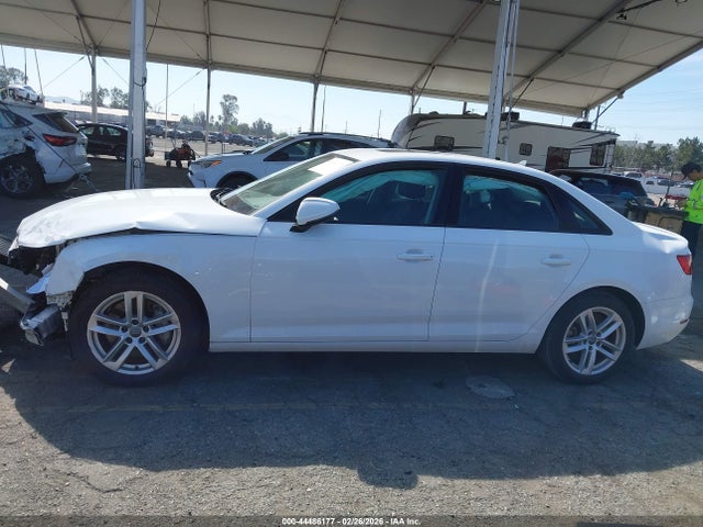 WAUGNAF4XHN062386 Audi A4 2.0t Premium