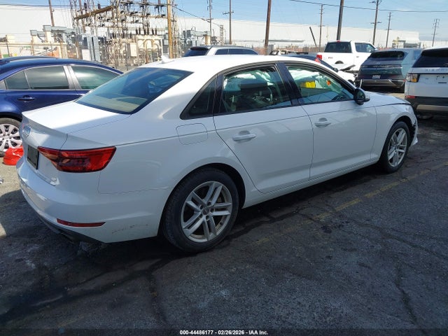 WAUGNAF4XHN062386 Audi A4 2.0t Premium