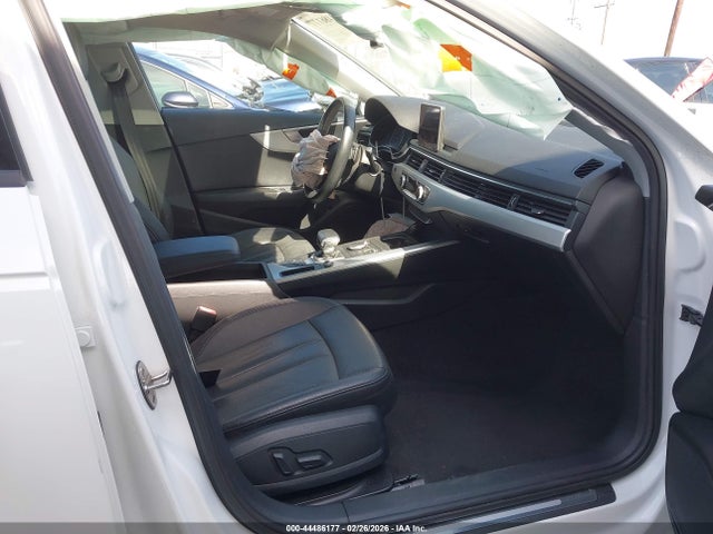 WAUGNAF4XHN062386 Audi A4 2.0t Premium