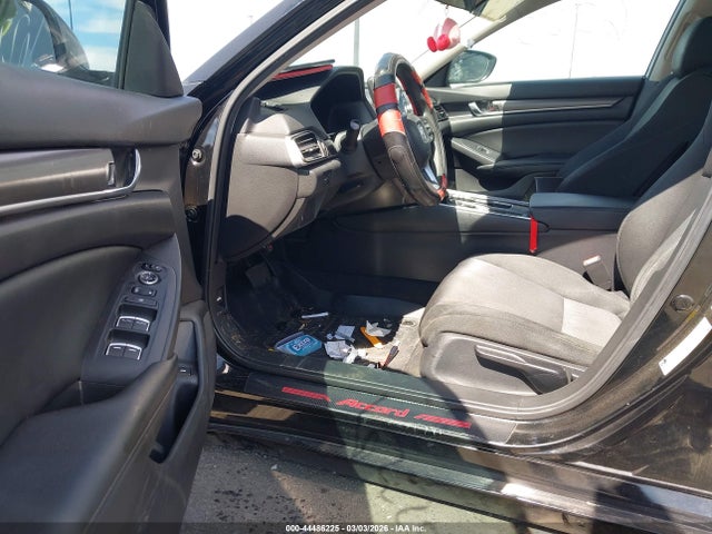 1HGCV1F1XKA032165 Honda ACCORD LX