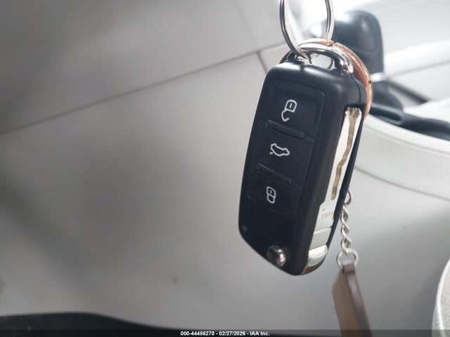 44486270 :رقم المزاد ، 1VWBA7A36JC032391 vin ، 2018 Volkswagen Passat 2.0t Se مزاد بيع