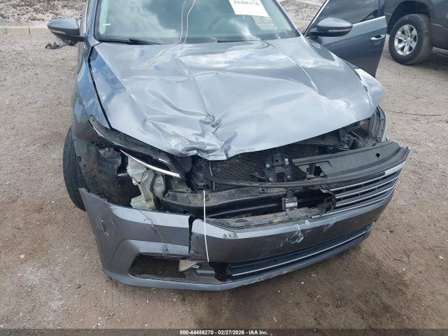 44486270 :رقم المزاد ، 1VWBA7A36JC032391 vin ، 2018 Volkswagen Passat 2.0t Se مزاد بيع