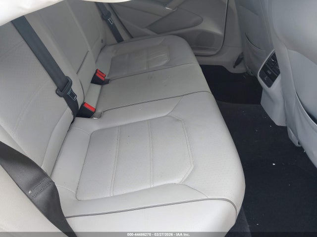 44486270 :رقم المزاد ، 1VWBA7A36JC032391 vin ، 2018 Volkswagen Passat 2.0t Se مزاد بيع