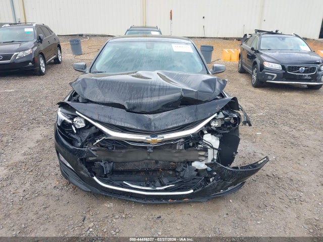 1G1ZD5STXNF111037 Chevrolet Malibu Fwd Lt
