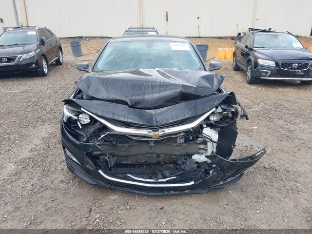 1G1ZD5STXNF111037 Chevrolet Malibu Fwd Lt