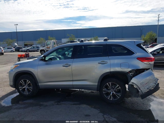 Toyota Highlander Le 2018 5TDZZRFH8JS279159 Image 14
