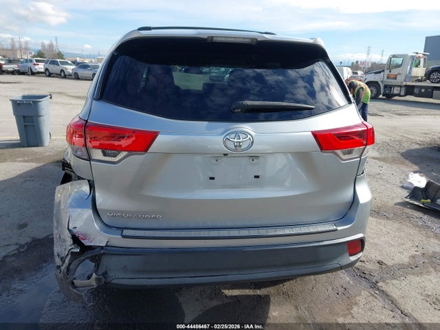 Toyota Highlander Le 2018 5TDZZRFH8JS279159 Image 16