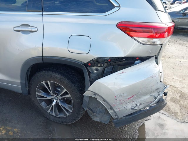 Toyota Highlander Le 2018 5TDZZRFH8JS279159 Image 6