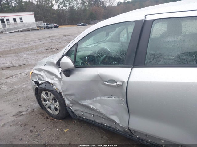 KL7CJKSB3GB754817 Chevrolet Trax 1ls