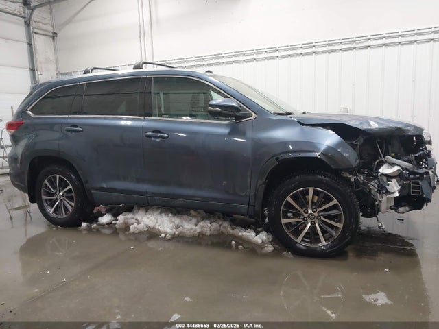 Toyota Highlander Xle 2017 5TDJZRFH6HS413674 Image 14