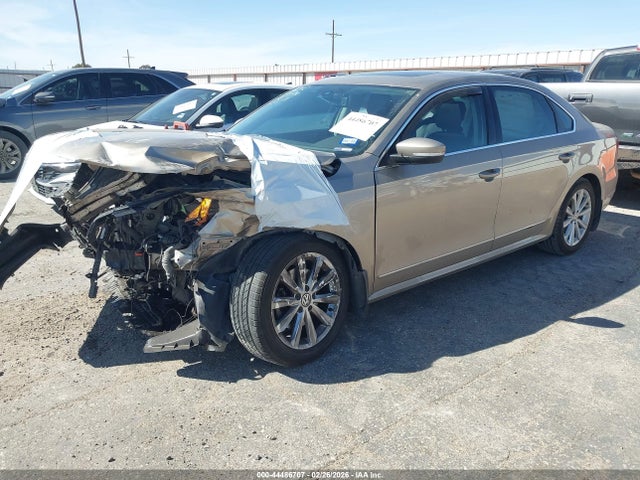 Aukcja sprzedaży 2015 Volkswagen Passat 2.0l Tdi Sel Premium, vin: 1VWCV7A39FC045281, numer aukcji: 44486707