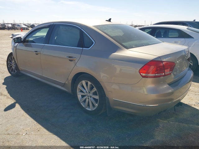 Aukcja sprzedaży 2015 Volkswagen Passat 2.0l Tdi Sel Premium, vin: 1VWCV7A39FC045281, numer aukcji: 44486707