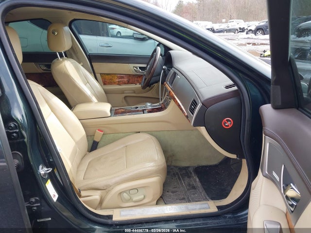 2010 JAGUAR XF SAJWA0GB1ALR58029 Photo 4