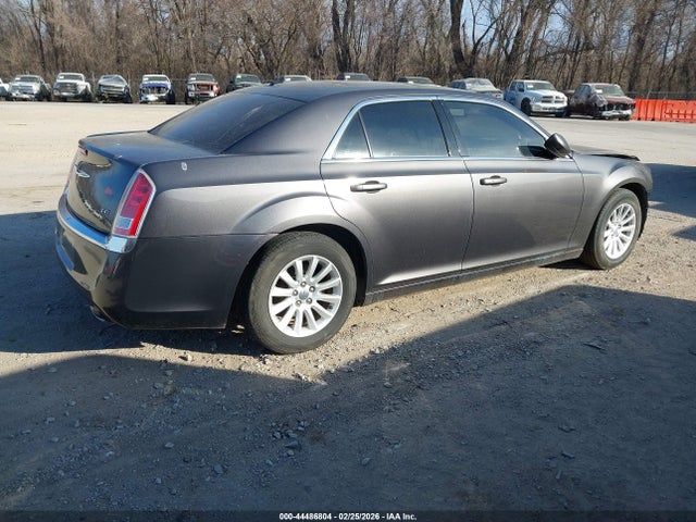 2013 Chrysler 300 Motown მანქანა იყიდება აუქციონზე, vin: 2C3CCAAG8DH647421, აუქციონის ნომერი: 44486804