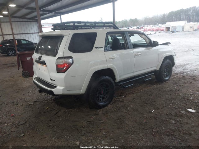 2024 TOYOTA 4RUNNER JTELU5JR8R6305957 Photo 3