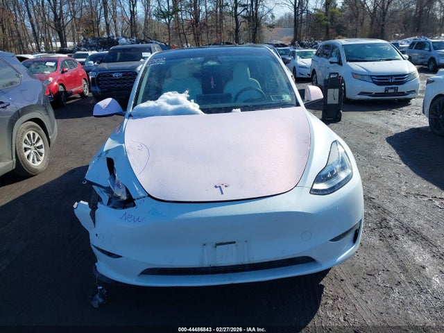 7SAYGDEE5NF443055 Tesla Model Y Long Range Dual Motor All-wheel Drive